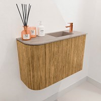 JOYA-DLUX 61,6cm toiletmeubel ronding links kleur Oak. Wastafel FAYE positie Rechts 1 kraangat kleur Saba.-3