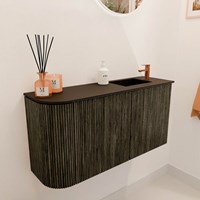 JOYA 81,6cm toiletmeubel ronding links kleur Shadow. Wastafel FAYE positie Rechts 1 kraangat kleur Urban.-3