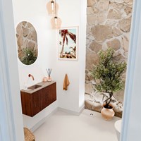 JOYA-DLUX 70cm toiletmeubel kleur Ruby. Wastafel FAYE positie Links Zonder kraangat kleur Arena.