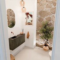 JOYA-DLUX 91,6cm toiletmeubel ronding rechts kleur Shadow. Wastafel FAYE positie Links Zonder kraangat kleur Lava.