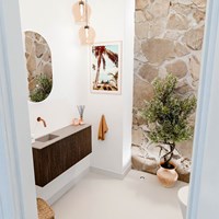 JOYA-DLUX 90cm toiletmeubel kleur Walnut. Wastafel FAYE positie Links Zonder kraangat kleur Saba.