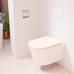 LAVIE WC sospeso single fire senza brida scarico profondo Rosee. Copriwater sganciabile con chiusura rallentata Rosee.